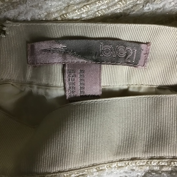 Forever 21 Women’s Cream/ Gold Tweed Ribbon Waist detail Mini Skirt Sz. Med EUC - Picture 9 of 9